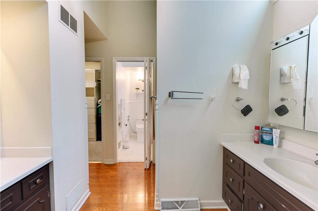 2210 Greenwood Road Property Photo 31