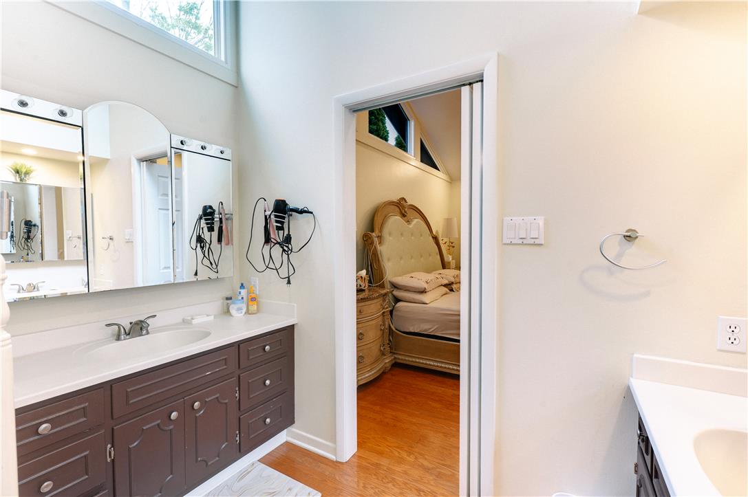 2210 Greenwood Road Property Photo 32