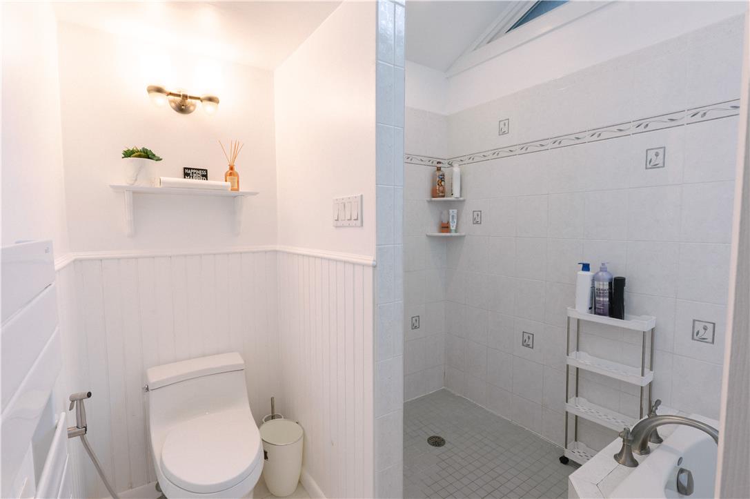 2210 Greenwood Road Property Photo 33
