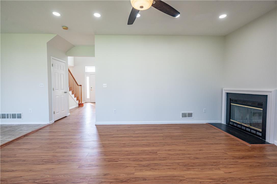 1035 Jervin Drive Property Photo 11