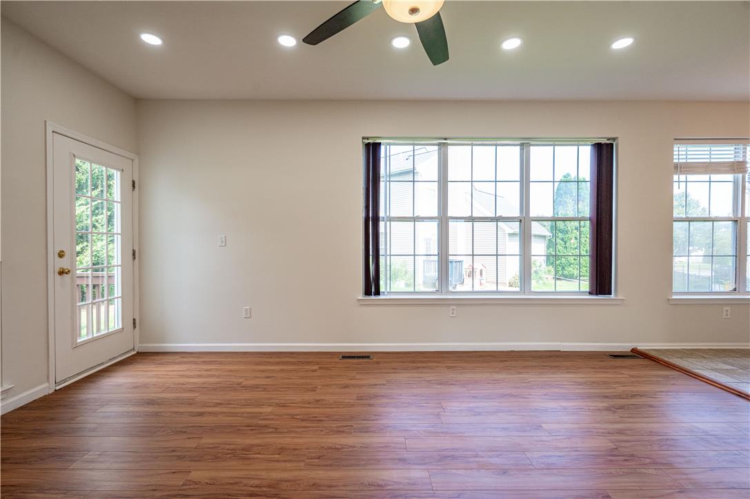 1035 Jervin Drive Property Photo 12