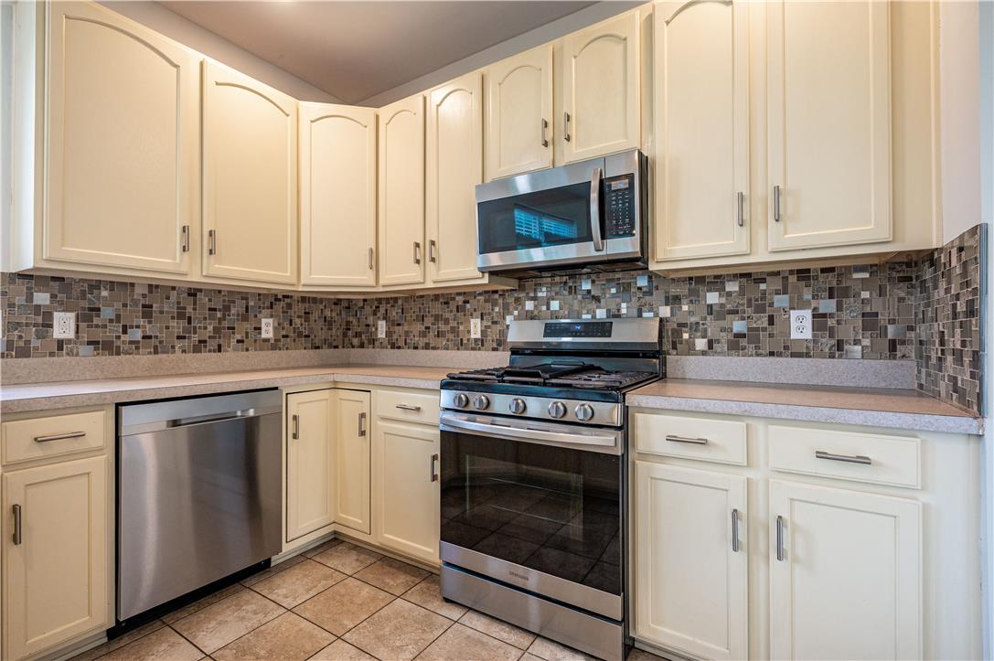 1035 Jervin Drive Property Photo 18
