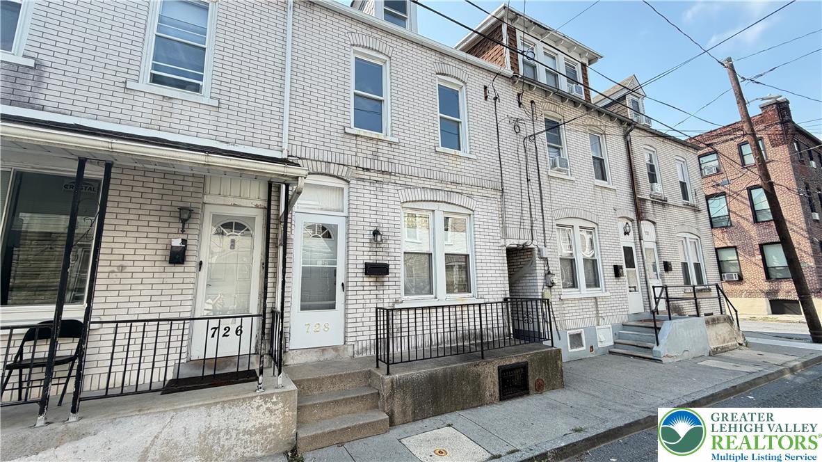 728 North Railroad Street Property Photo 2
