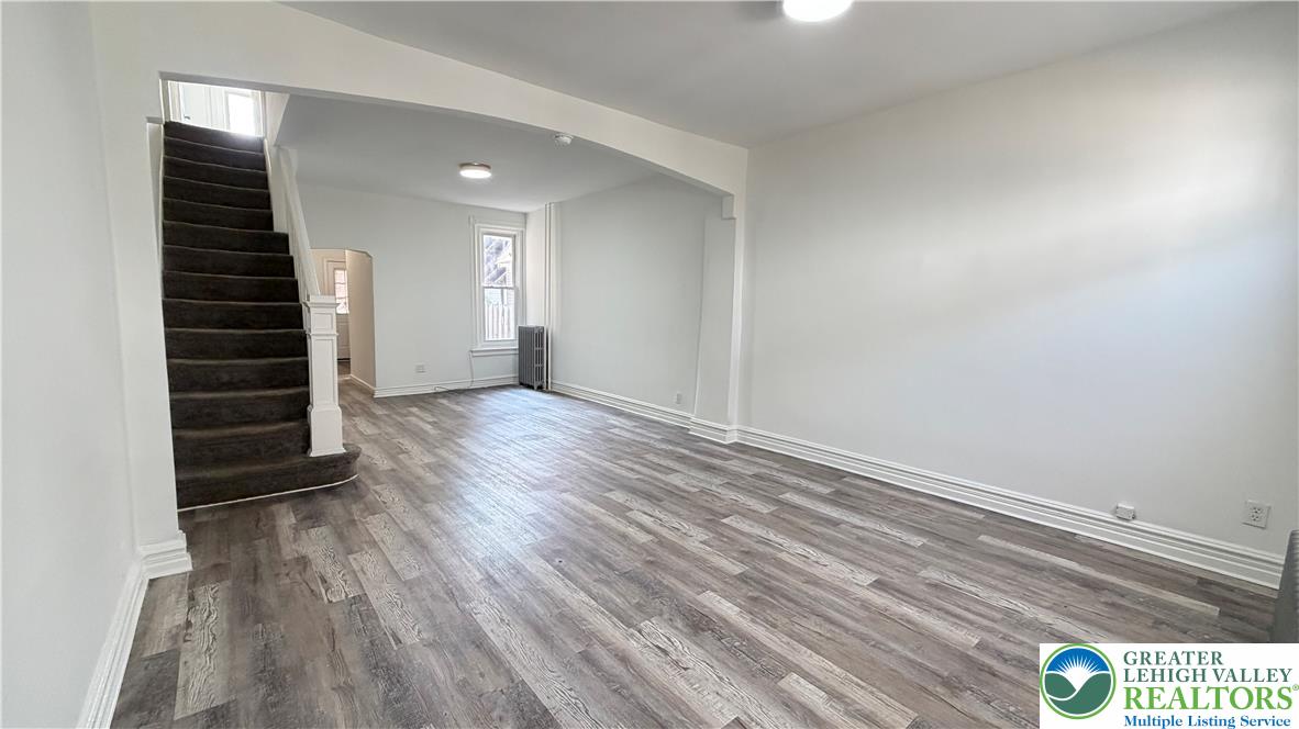 728 North Railroad Street Property Photo 3