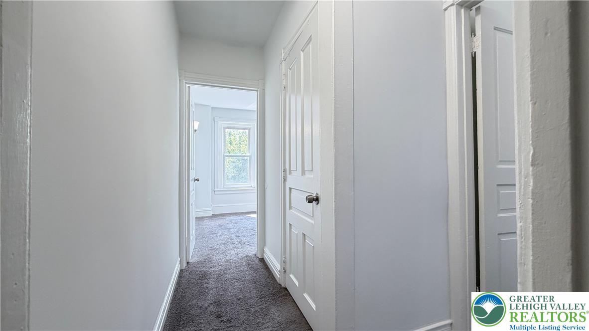 728 North Railroad Street Property Photo 8