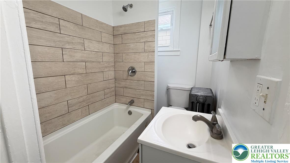 728 North Railroad Street Property Photo 12