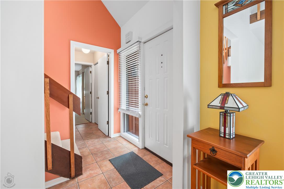 7942 Woodsbluff Run Property Photo 4