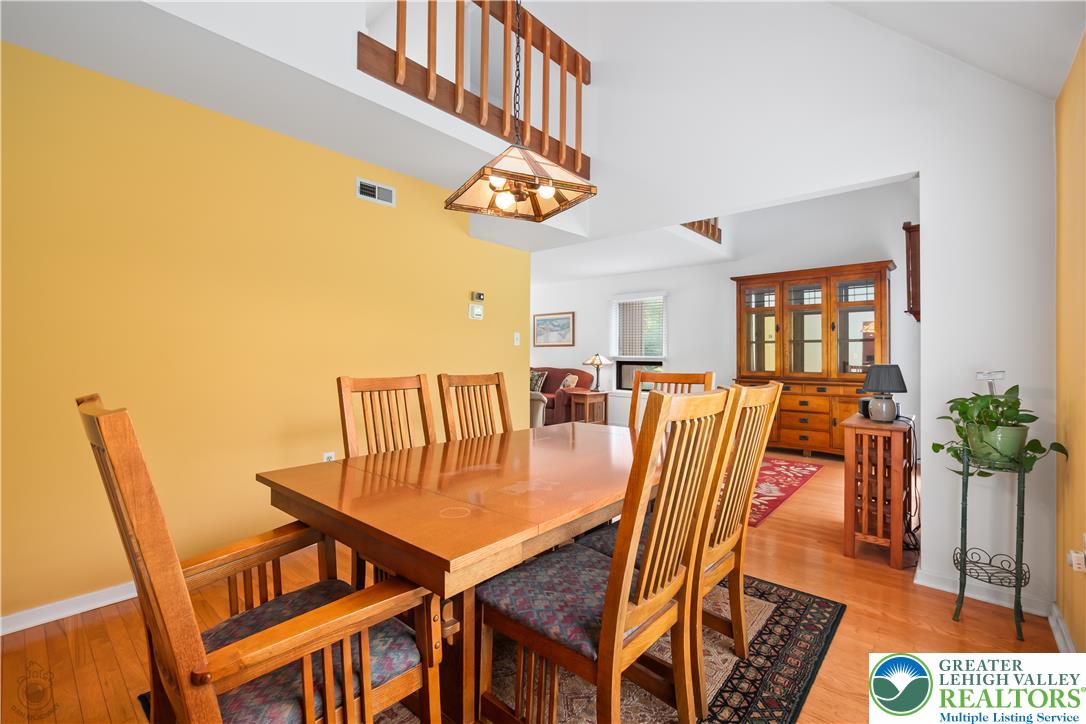 7942 Woodsbluff Run Property Photo 11