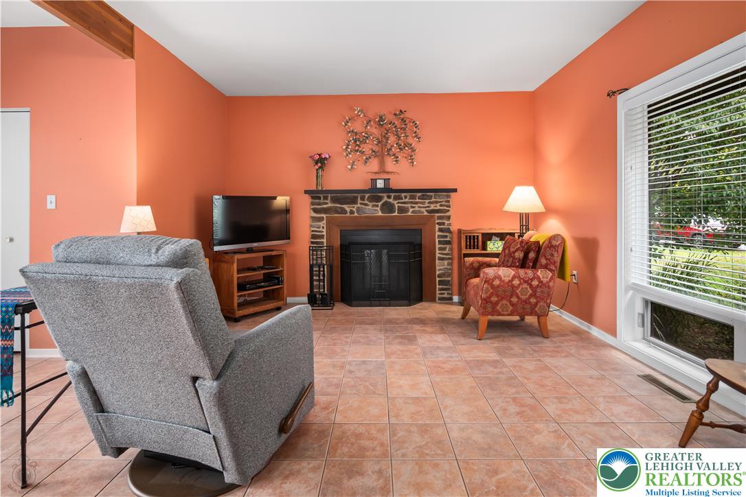 7942 Woodsbluff Run Property Photo 19