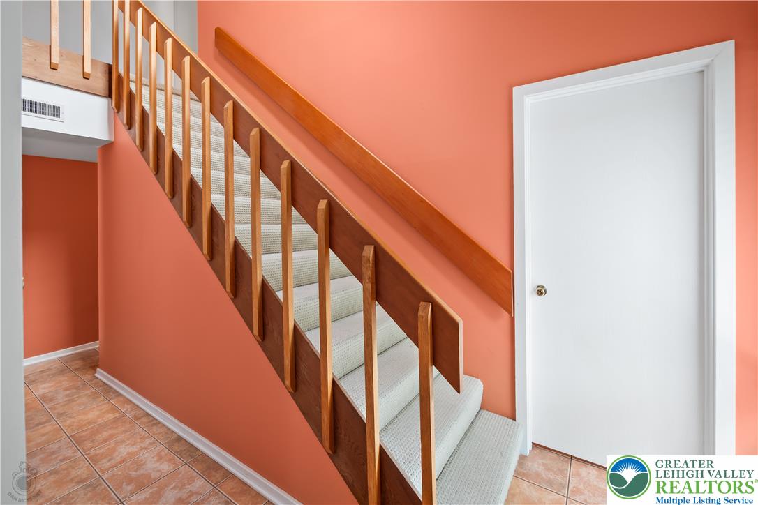 7942 Woodsbluff Run Property Photo 22