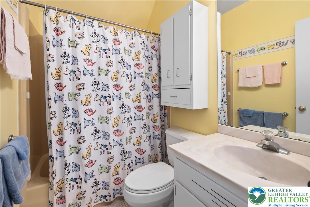 7942 Woodsbluff Run Property Photo 29