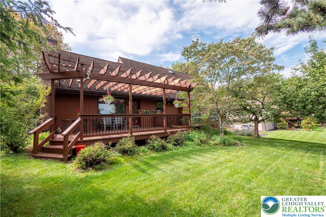 7942 Woodsbluff Run Property Photo 32