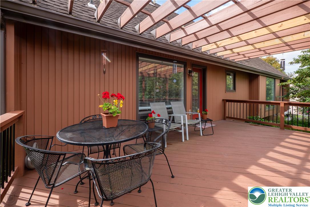 7942 Woodsbluff Run Property Photo 35
