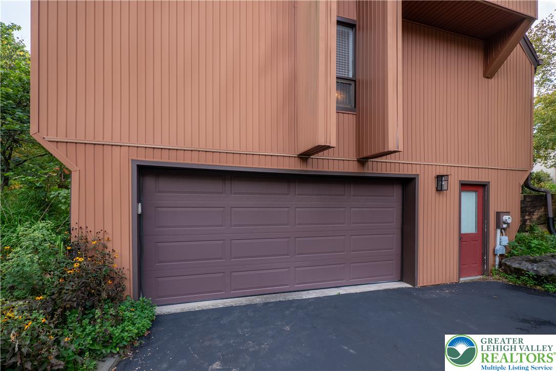 7942 Woodsbluff Run Property Photo 37