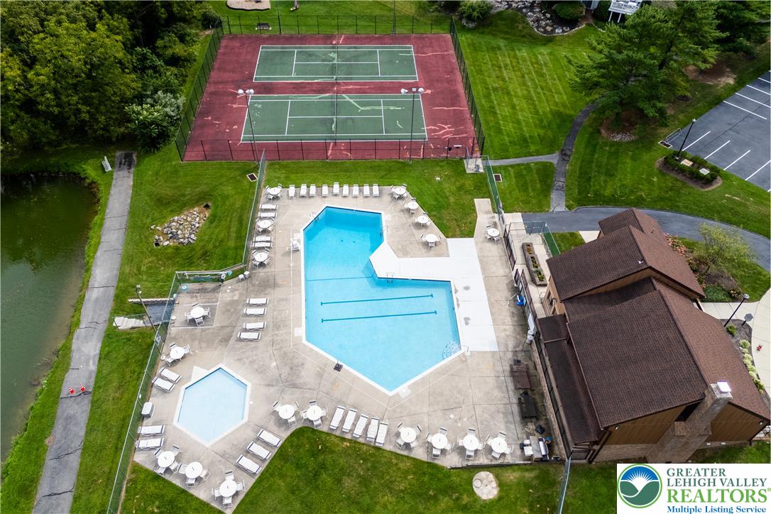 7942 Woodsbluff Run Property Photo 39