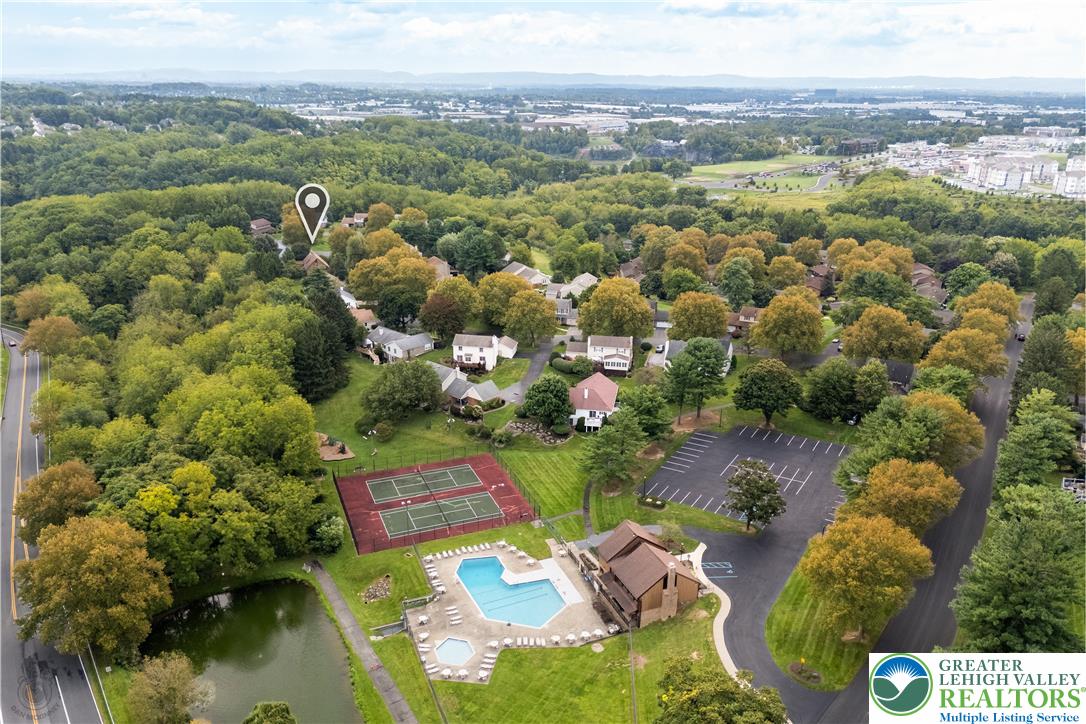7942 Woodsbluff Run Property Photo 40