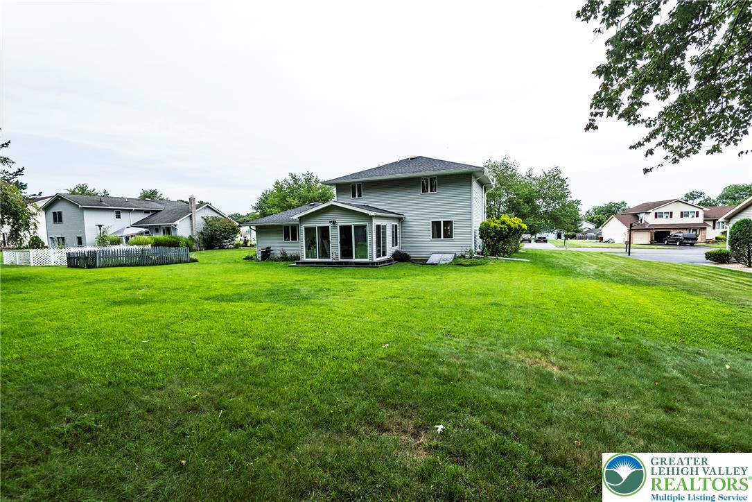 419 Crestmont Street Property Photo 6