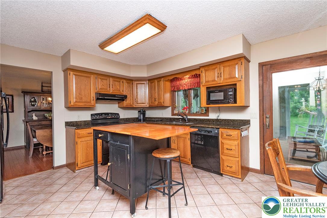 419 Crestmont Street Property Photo 7