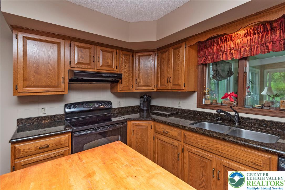 419 Crestmont Street Property Photo 12