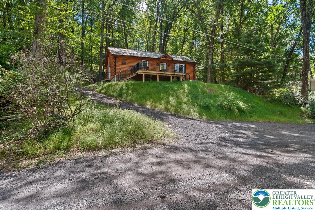 375 Rustic Lane Property Photo 3