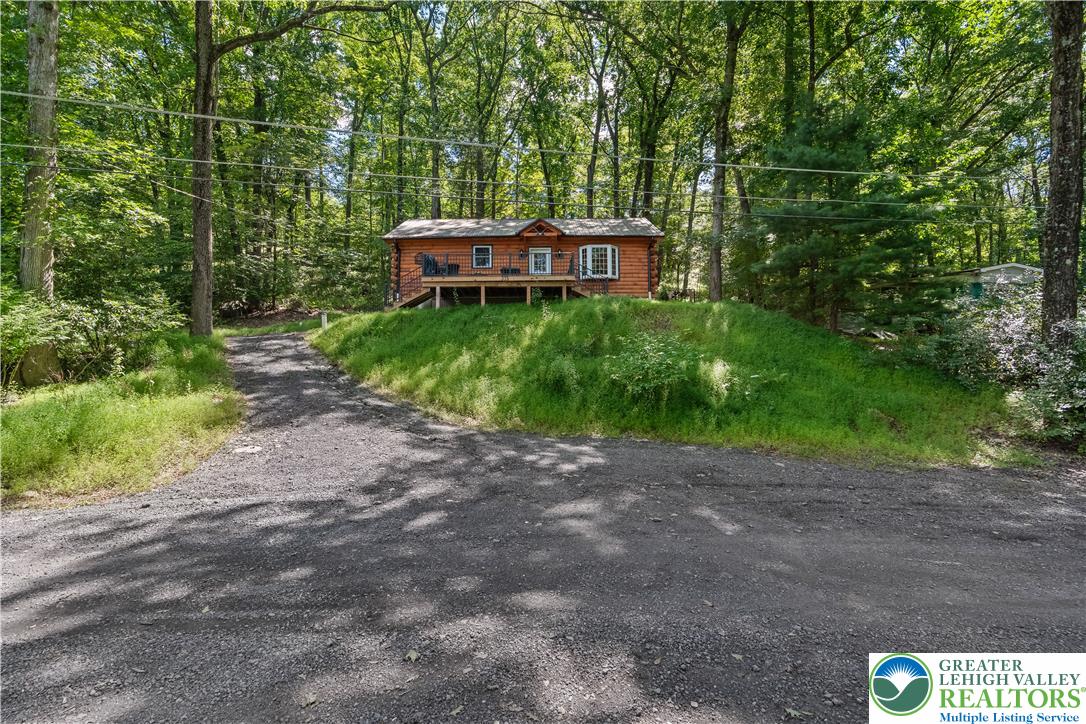 375 Rustic Lane Property Photo 4