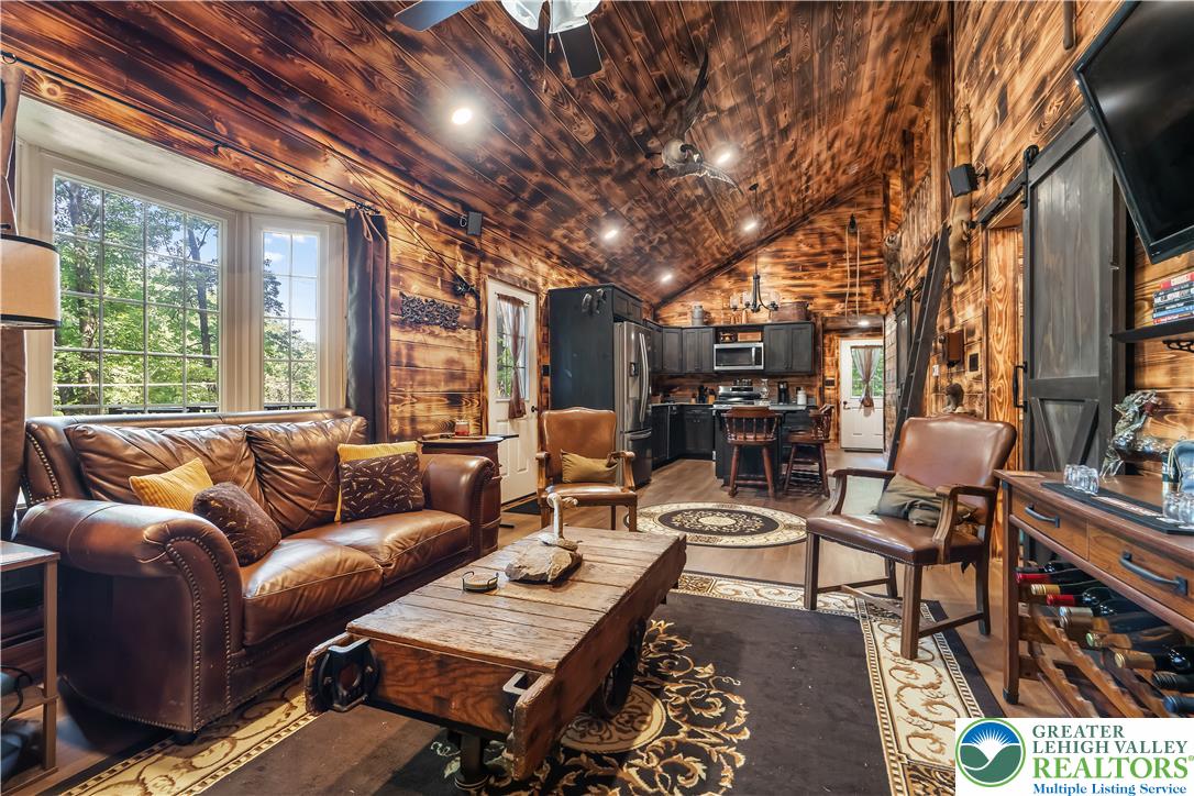 375 Rustic Lane Property Photo 16