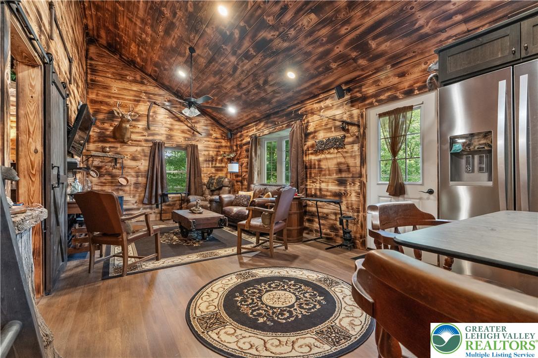 375 Rustic Lane Property Photo 17