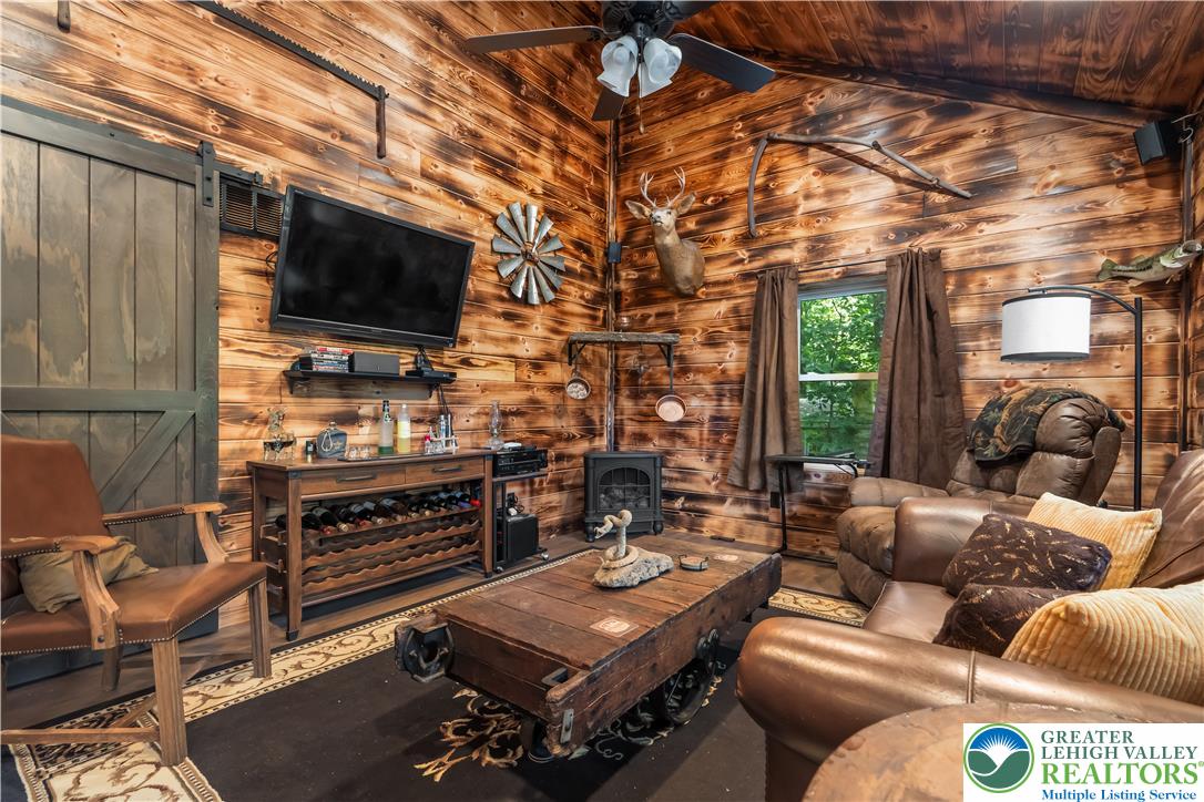 375 Rustic Lane Property Photo 18