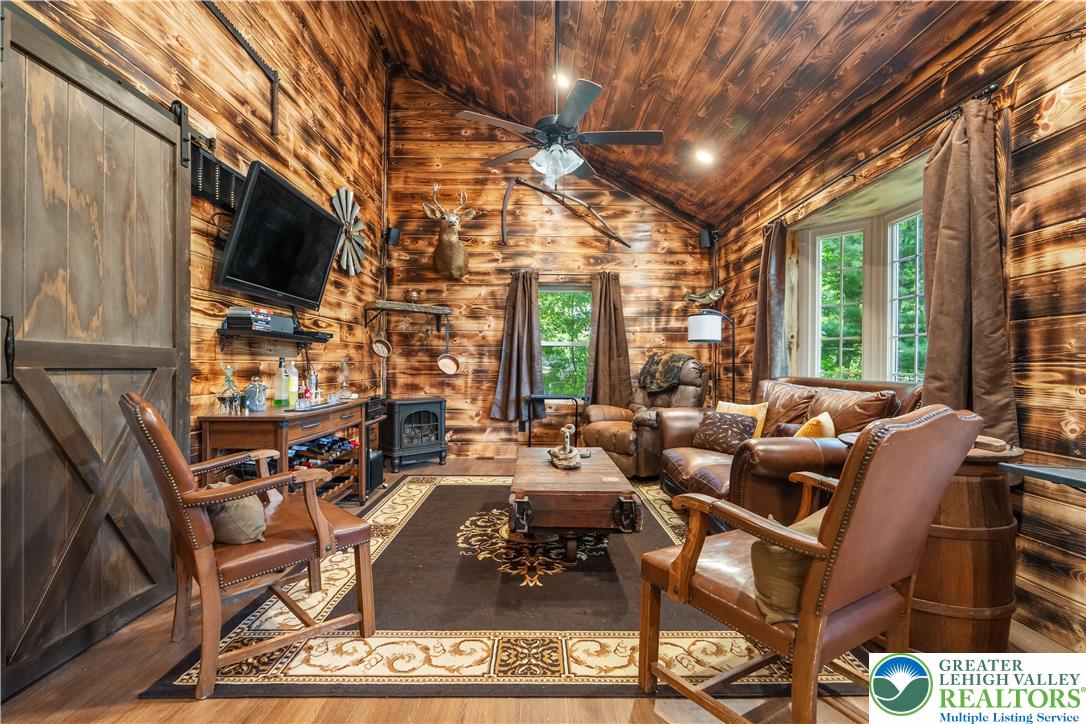 375 Rustic Lane Property Photo 19