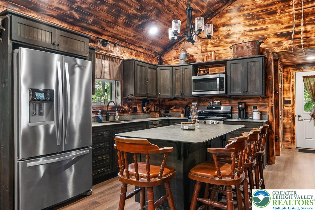 375 Rustic Lane Property Photo 23