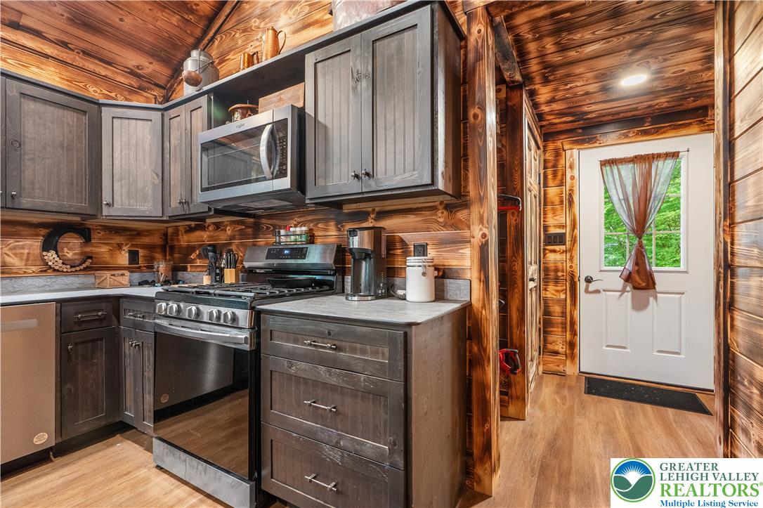 375 Rustic Lane Property Photo 27