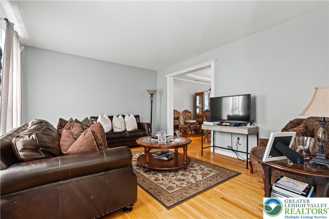 2305 Aberdeen Way Property Photo 11