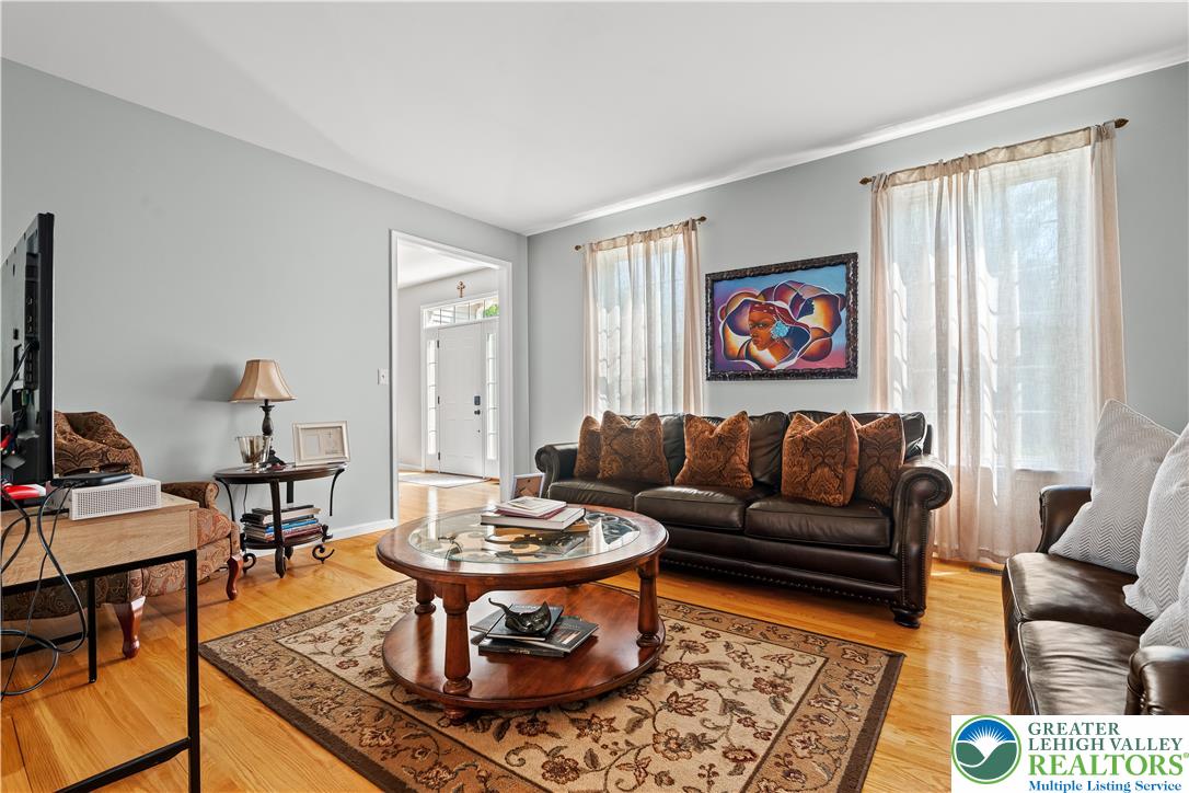 2305 Aberdeen Way Property Photo 13