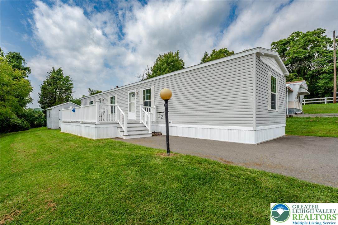 2 Chestnut Ridge Circle Property Photo 1