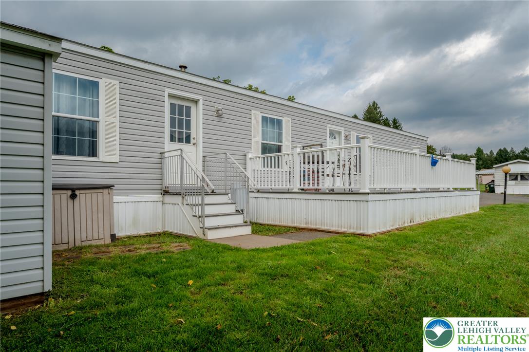 2 Chestnut Ridge Circle Property Photo 2