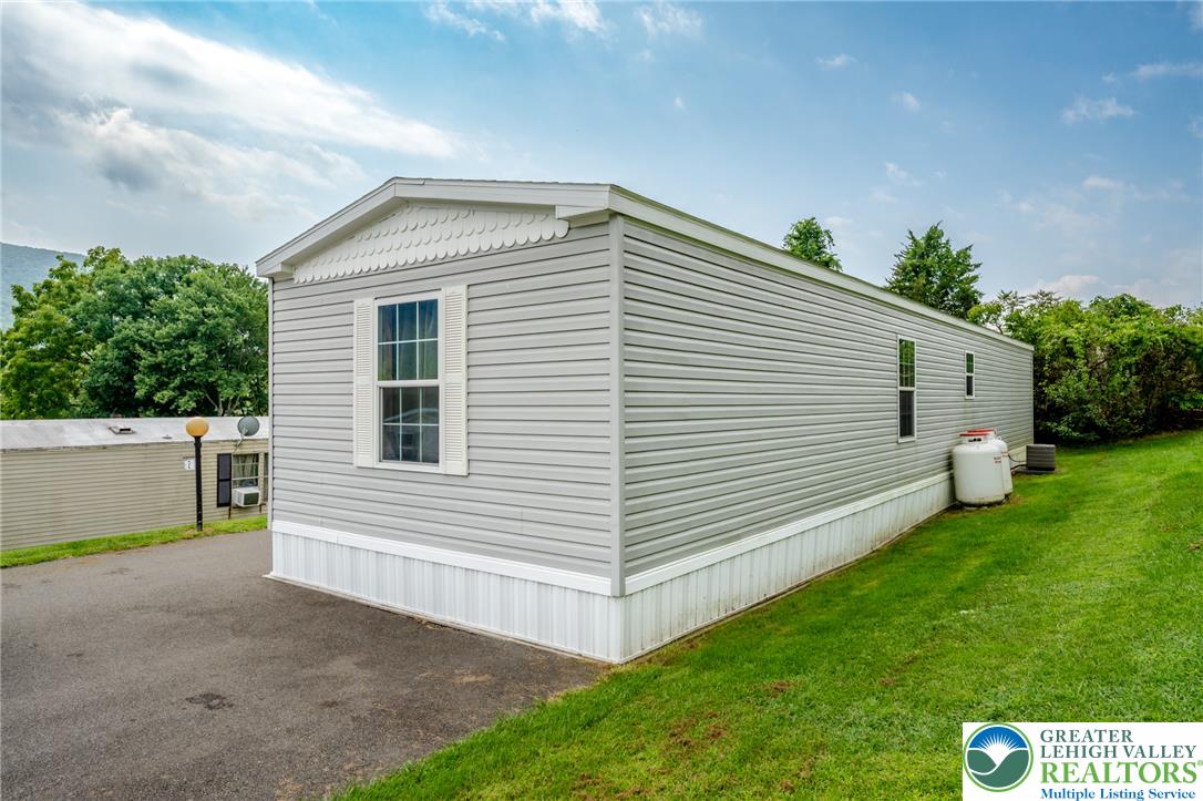 2 Chestnut Ridge Circle Property Photo 7