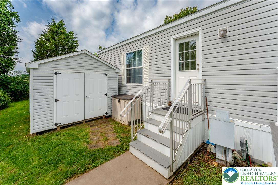 2 Chestnut Ridge Circle Property Photo 8
