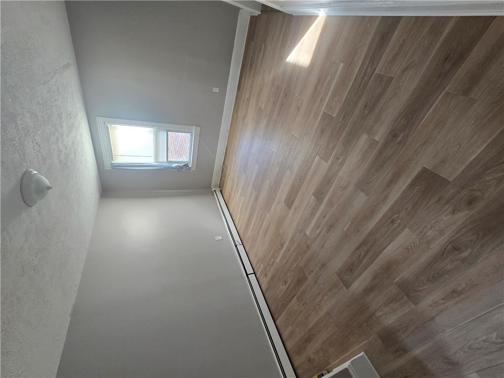 934 Ferry Street 2f Property Photo 4