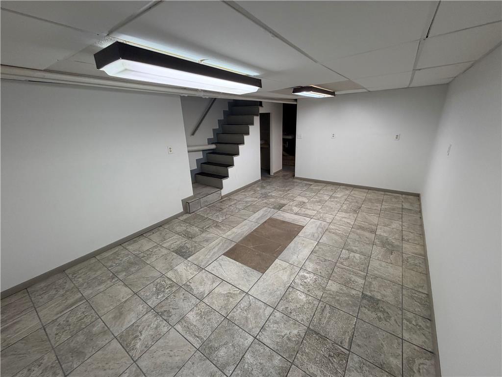 231 Peach Street North Property Photo 17