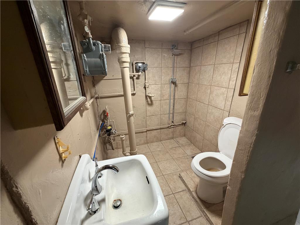 231 Peach Street North Property Photo 18