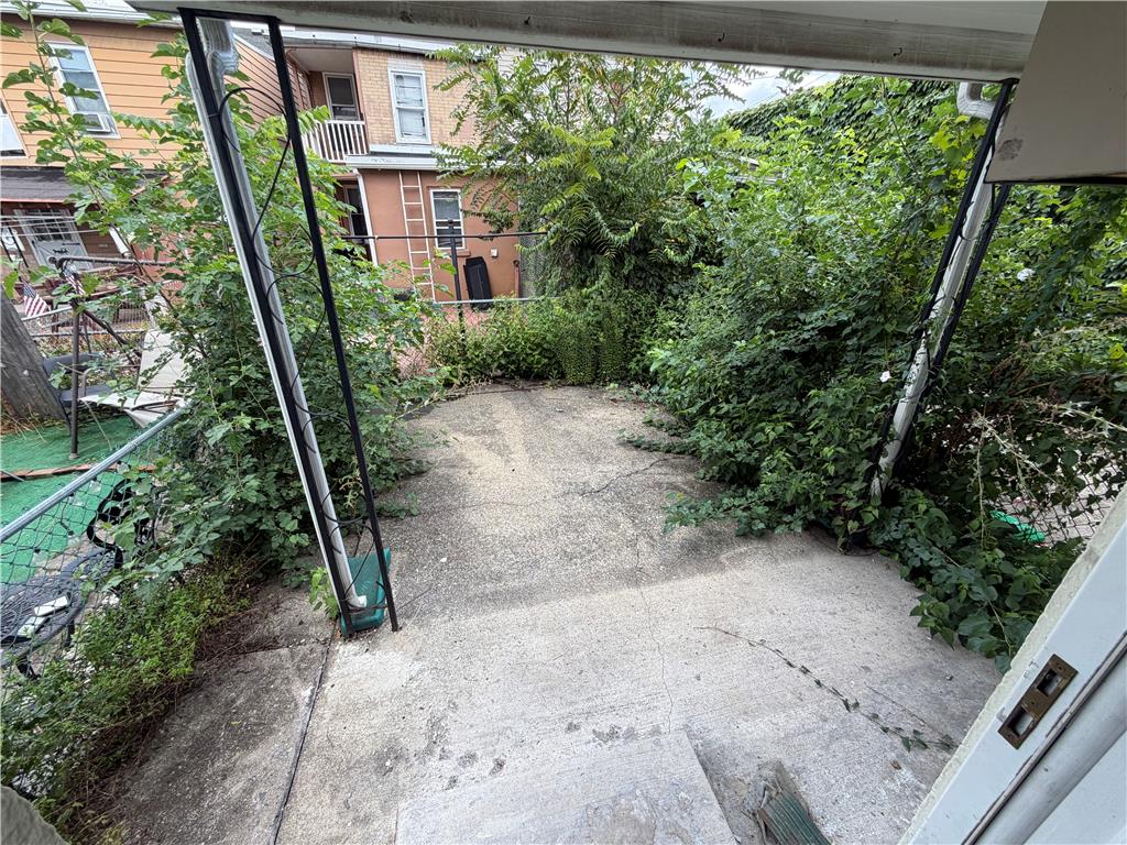 231 Peach Street North Property Photo 20