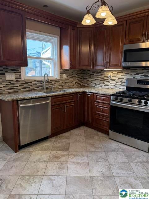 2107 West Broad Street Property Photo 11
