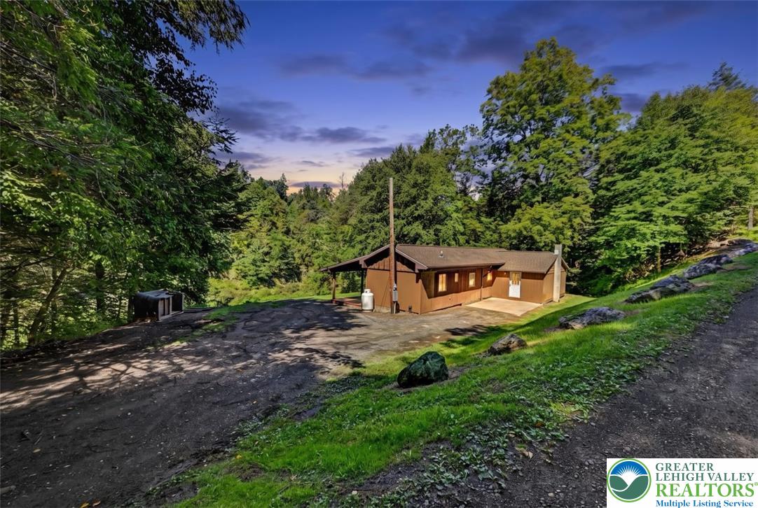 3583 Lakewood Road Property Photo 2
