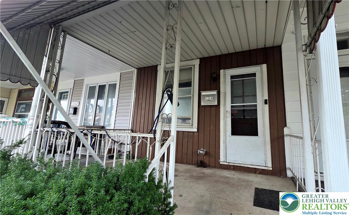 1334 West Gordon Street Property Photo 2