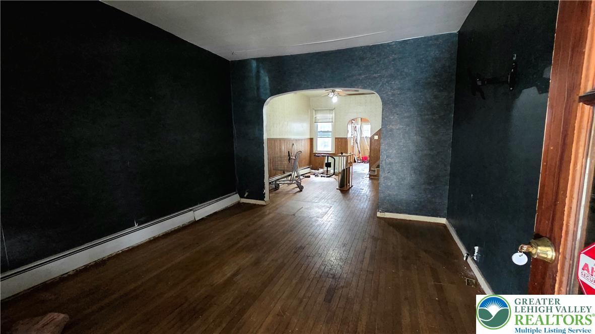 1334 West Gordon Street Property Photo 3
