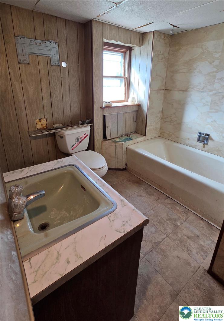 1334 West Gordon Street Property Photo 10