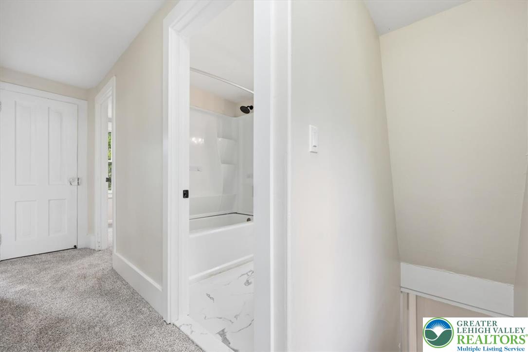 805 North Main Street Property Photo 17