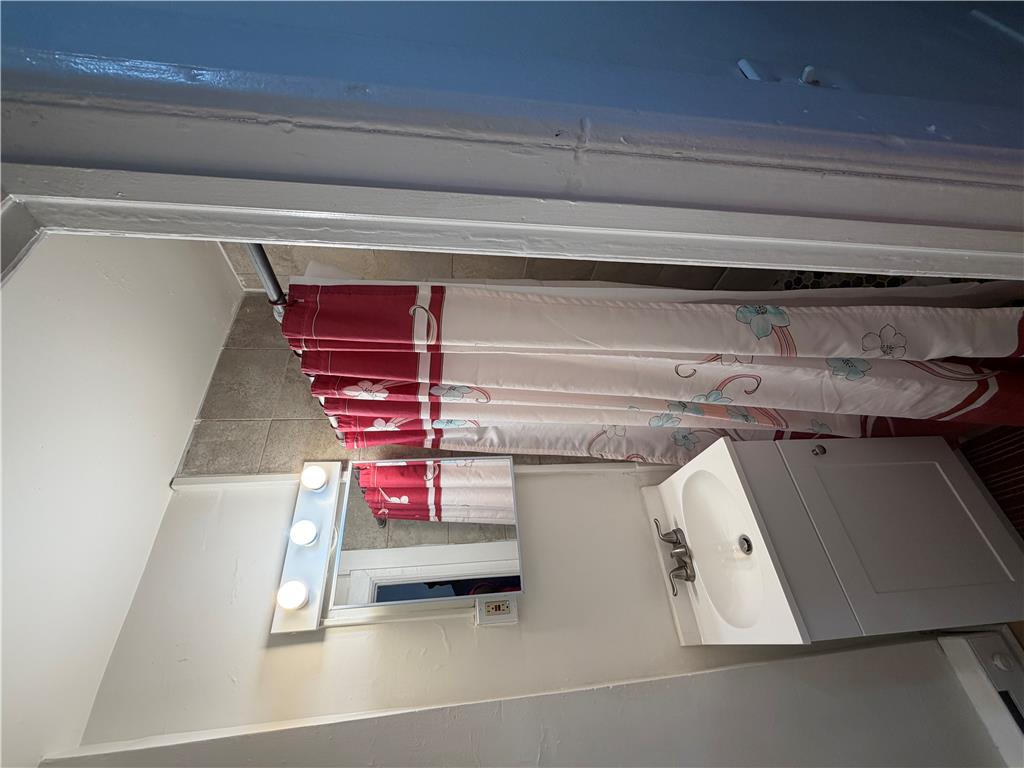1142 Union Street Property Photo 19