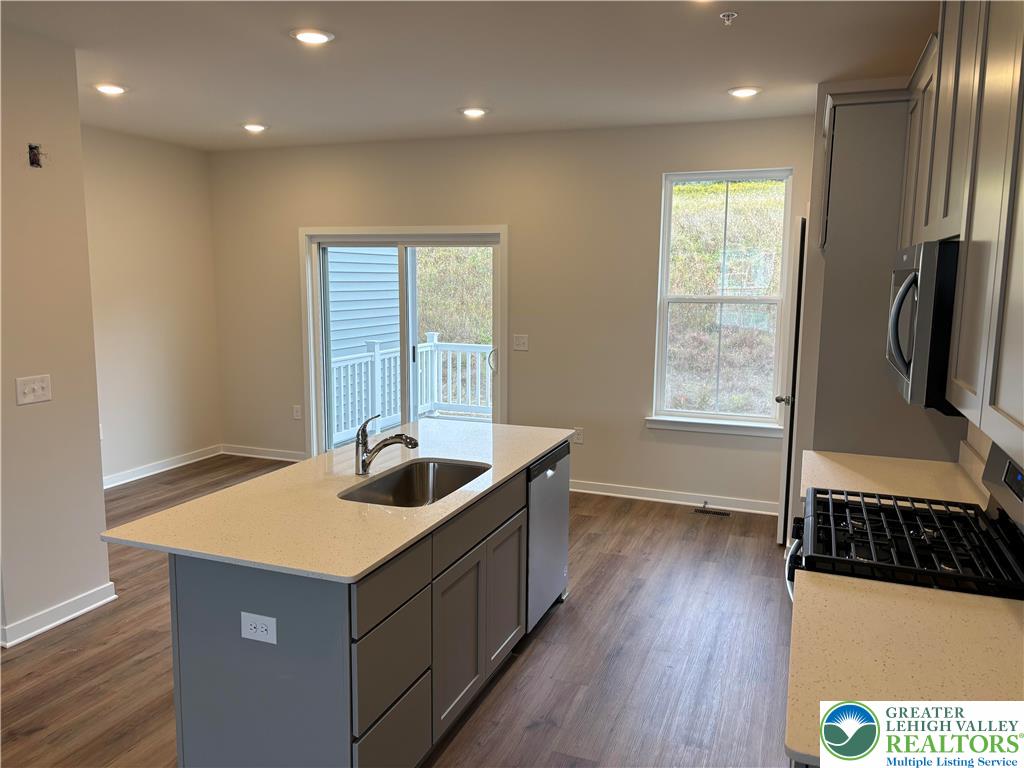 7680 Clayton Avenue Property Photo 3