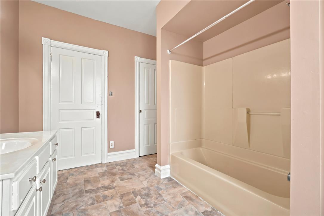 1019 Allen Street Property Photo 8